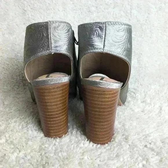 NWOT SBICCA Heel sandals size 7 Nice floral shinny pattern! REBECCA'S  SHOES - Picture 4 of 9